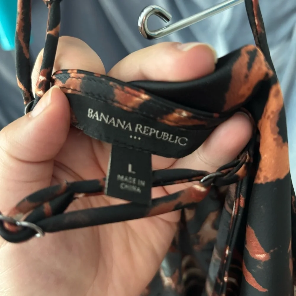 Banana Republic silk high neck top size large - Picture 5 of 7